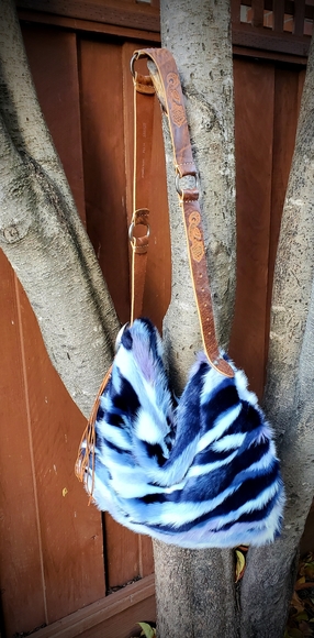 Faux Fur Tote Multi-Blue Bag - Picture 2 of 5